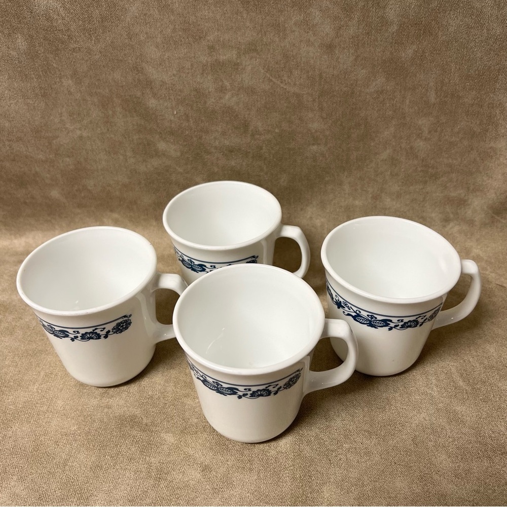 Corning USA Set of 4 Coffee Mugs/Cups Vintage Old Town Blue Blue Onion - Picture 3 of 6